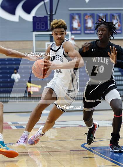 Thumbnail 3 in Lone Star vs Wylie (In-N-Out Tournament) photogallery.