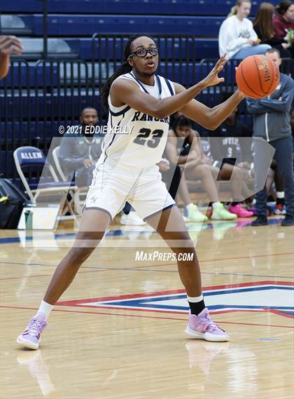 Thumbnail 2 in Lone Star vs Wylie (In-N-Out Tournament) photogallery.
