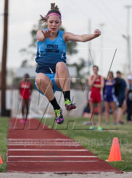 Thumbnail 3 in Cougar Invitational  photogallery.