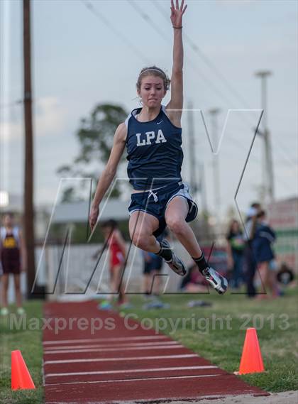 Thumbnail 3 in Cougar Invitational  photogallery.