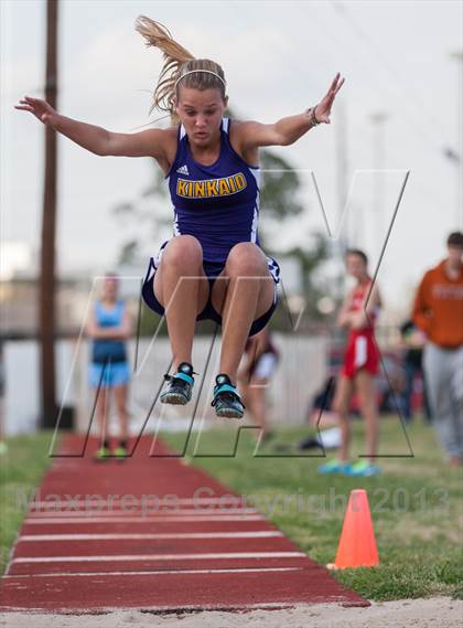 Thumbnail 2 in Cougar Invitational  photogallery.