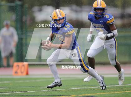Thumbnail 2 in Althoff Catholic @ Burroughs photogallery.