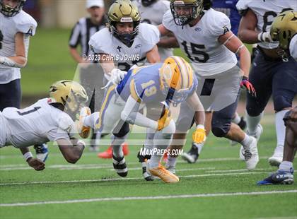 Thumbnail 1 in Althoff Catholic @ Burroughs photogallery.