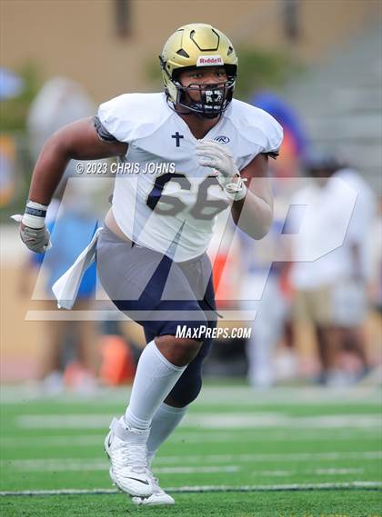 Thumbnail 2 in Althoff Catholic @ Burroughs photogallery.
