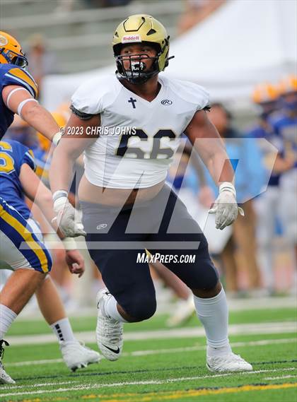 Thumbnail 3 in Althoff Catholic @ Burroughs photogallery.