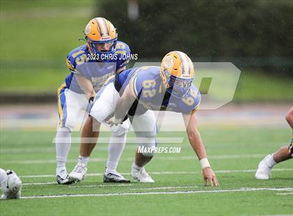 Thumbnail 3 in Althoff Catholic @ Burroughs photogallery.
