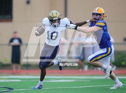 Thumbnail 2 in Althoff Catholic @ Burroughs photogallery.