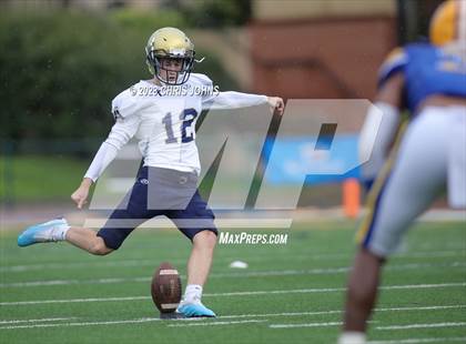 Thumbnail 3 in Althoff Catholic @ Burroughs photogallery.