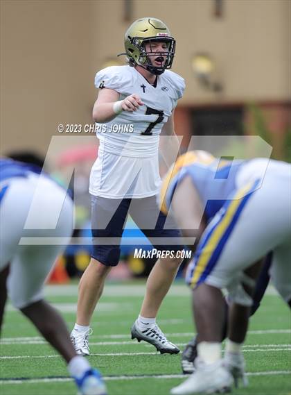 Thumbnail 2 in Althoff Catholic @ Burroughs photogallery.
