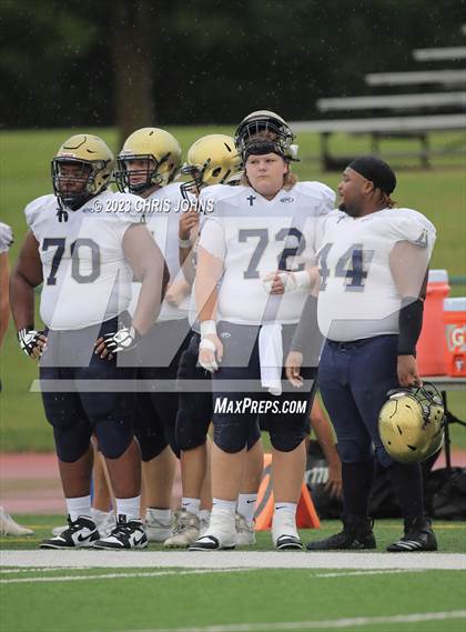 Thumbnail 1 in Althoff Catholic @ Burroughs photogallery.