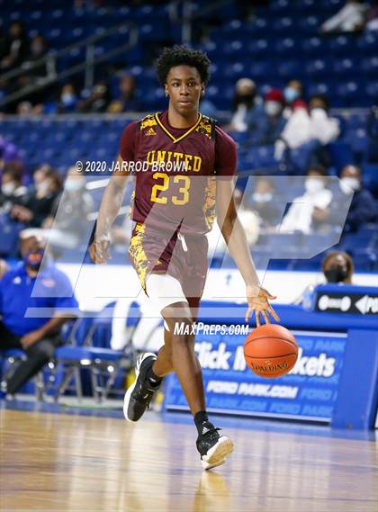 Thumbnail 3 in Beaumont United vs. West Brook photogallery.