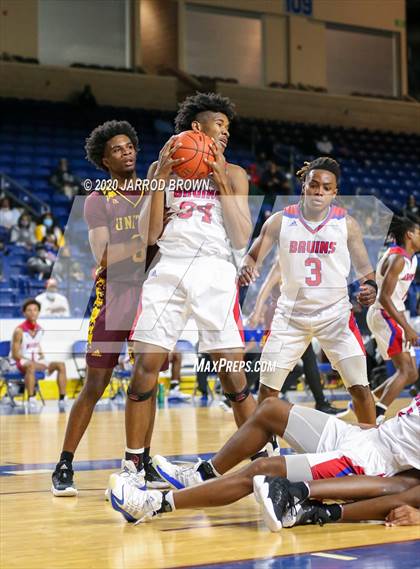 Thumbnail 3 in Beaumont United vs. West Brook photogallery.