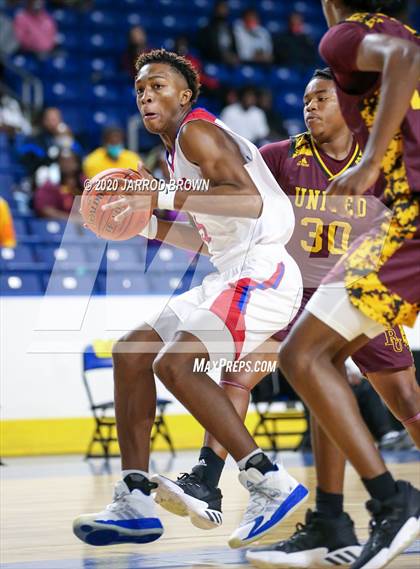 Thumbnail 2 in Beaumont United vs. West Brook photogallery.