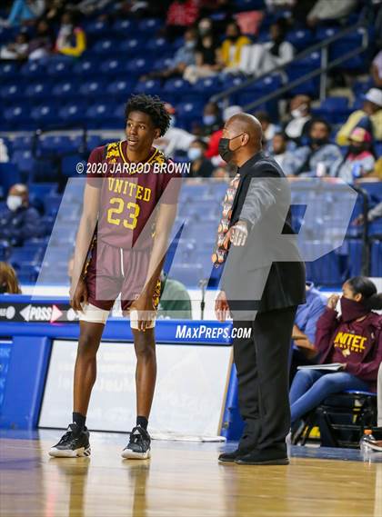 Thumbnail 1 in Beaumont United vs. West Brook photogallery.