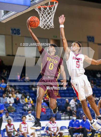 Thumbnail 1 in Beaumont United vs. West Brook photogallery.