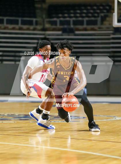 Thumbnail 3 in Beaumont United vs. West Brook photogallery.
