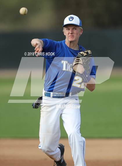 Thumbnail 2 in Marana vs. Yuma (Lancer Baseball Classic) photogallery.