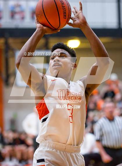 Thumbnail 1 in Belleville East @ Edwardsville photogallery.