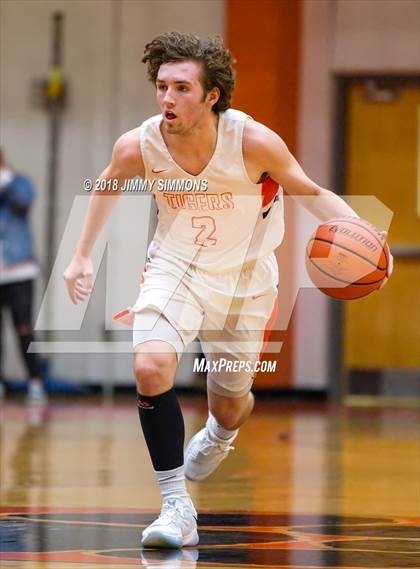 Thumbnail 1 in Belleville East @ Edwardsville photogallery.