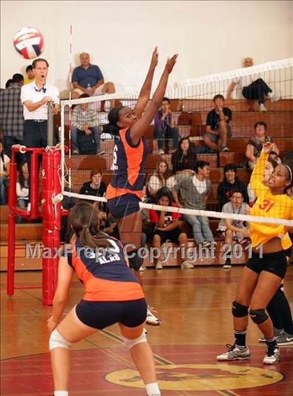 Thumbnail 1 in JV: Chatsworth @ Taft photogallery.