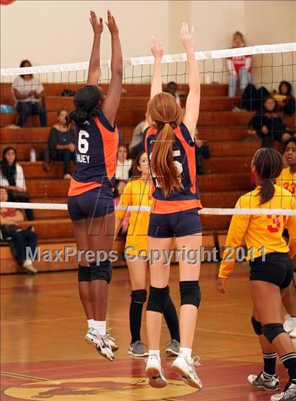 Thumbnail 1 in JV: Chatsworth @ Taft photogallery.
