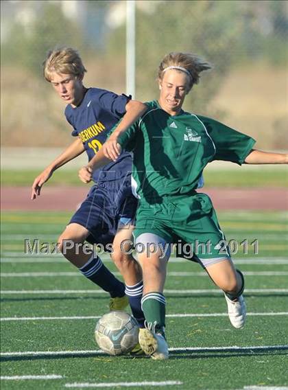 Thumbnail 2 in El Camino @ Inderkum photogallery.