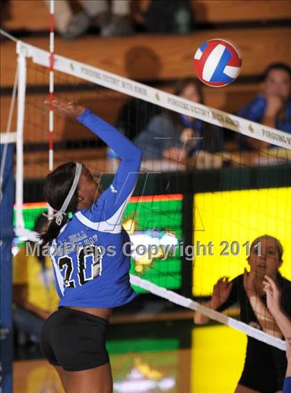 Thumbnail 3 in La Jolla Country Day vs. Union Mine (CIF State D4 Final) photogallery.
