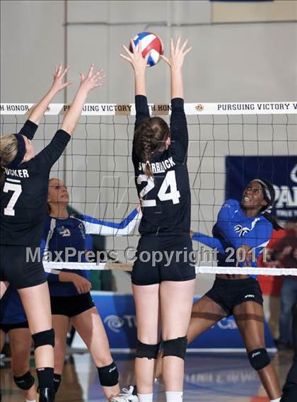 Thumbnail 1 in La Jolla Country Day vs. Union Mine (CIF State D4 Final) photogallery.