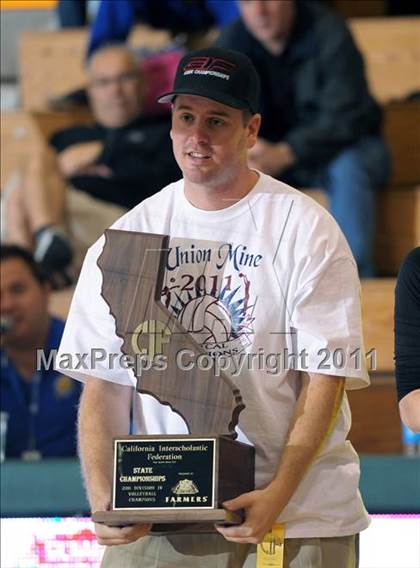 Thumbnail 3 in La Jolla Country Day vs. Union Mine (CIF State D4 Final) photogallery.
