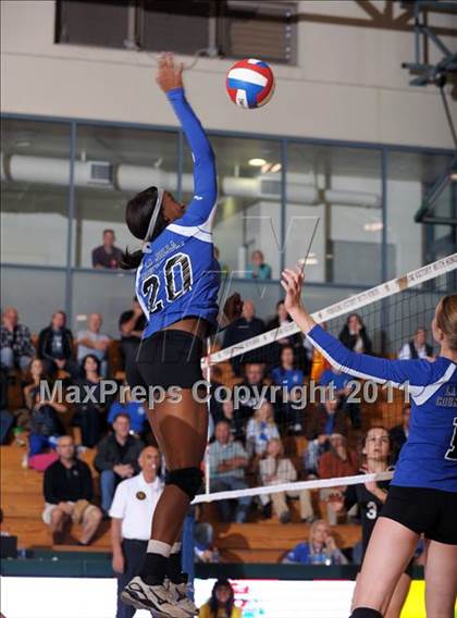 Thumbnail 3 in La Jolla Country Day vs. Union Mine (CIF State D4 Final) photogallery.