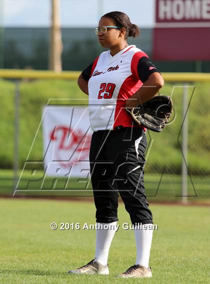 Thumbnail 2 in Vaughn vs. View Park (CIF LA City Section D4 Final) photogallery.