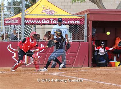 Thumbnail 2 in Vaughn vs. View Park (CIF LA City Section D4 Final) photogallery.