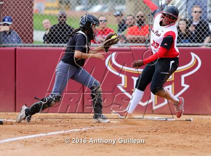 Thumbnail 2 in Vaughn vs. View Park (CIF LA City Section D4 Final) photogallery.
