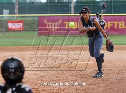 Thumbnail 1 in Vaughn vs. View Park (CIF LA City Section D4 Final) photogallery.