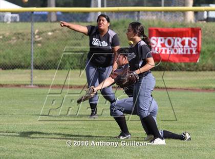 Thumbnail 2 in Vaughn vs. View Park (CIF LA City Section D4 Final) photogallery.