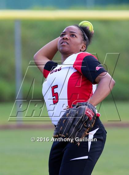 Thumbnail 1 in Vaughn vs. View Park (CIF LA City Section D4 Final) photogallery.