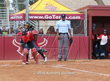 Thumbnail 2 in Vaughn vs. View Park (CIF LA City Section D4 Final) photogallery.