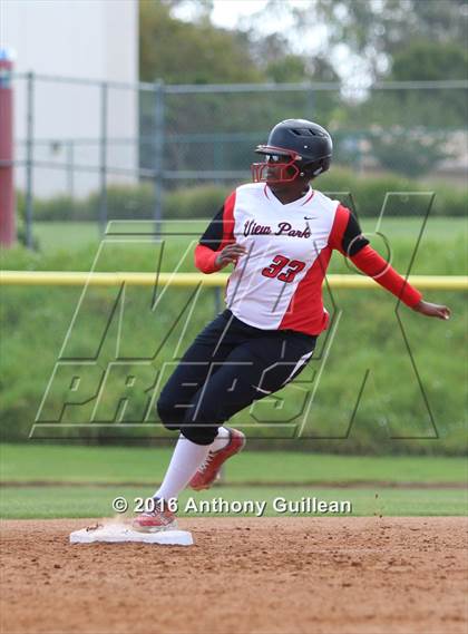 Thumbnail 2 in Vaughn vs. View Park (CIF LA City Section D4 Final) photogallery.