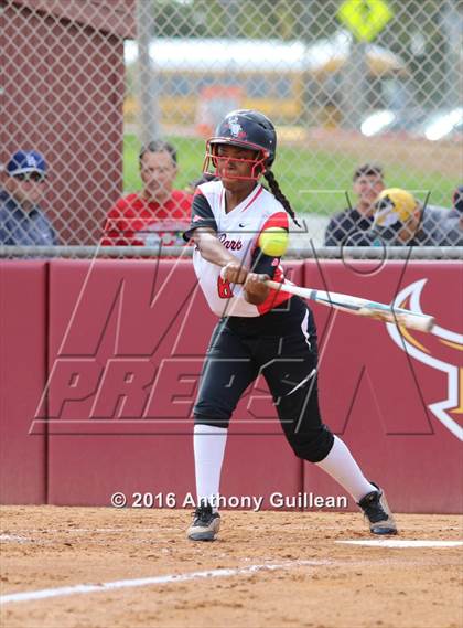 Thumbnail 1 in Vaughn vs. View Park (CIF LA City Section D4 Final) photogallery.