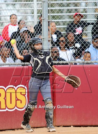 Thumbnail 2 in Vaughn vs. View Park (CIF LA City Section D4 Final) photogallery.