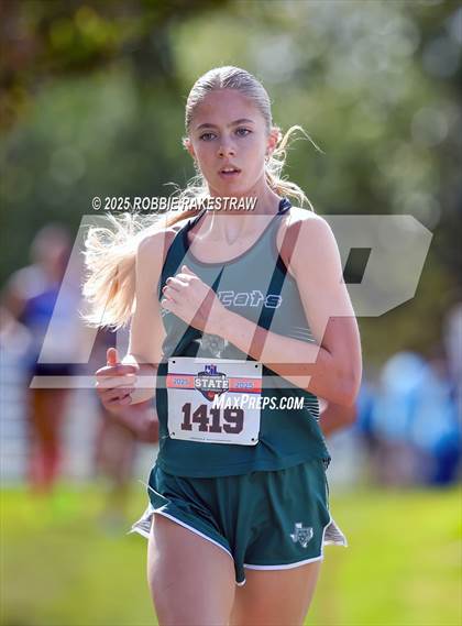 Thumbnail 3 in UIL 2A Girls Cross Country State Final photogallery.