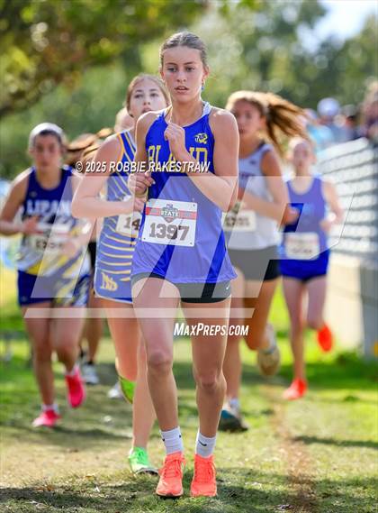 Thumbnail 3 in UIL 2A Girls Cross Country State Final photogallery.
