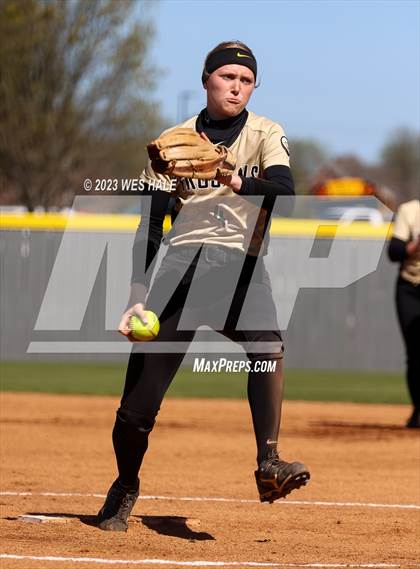 Thumbnail 3 in Lewisburg vs. Dyersburg photogallery.
