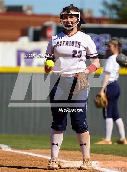 Thumbnail 3 in Lewisburg vs. Dyersburg photogallery.