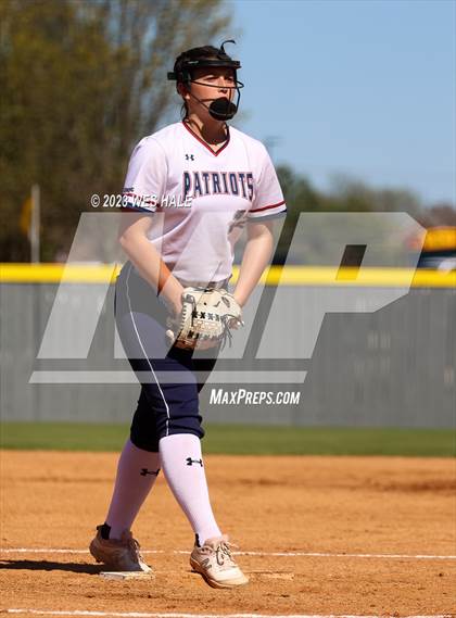 Thumbnail 3 in Lewisburg vs. Dyersburg photogallery.