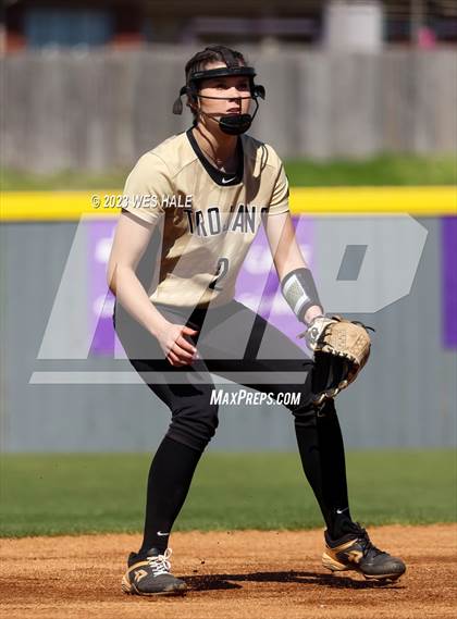 Thumbnail 1 in Lewisburg vs. Dyersburg photogallery.