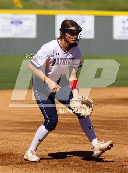 Thumbnail 2 in Lewisburg vs. Dyersburg photogallery.