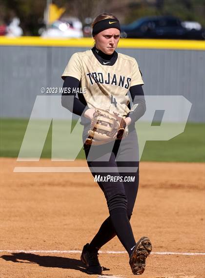 Thumbnail 1 in Lewisburg vs. Dyersburg photogallery.
