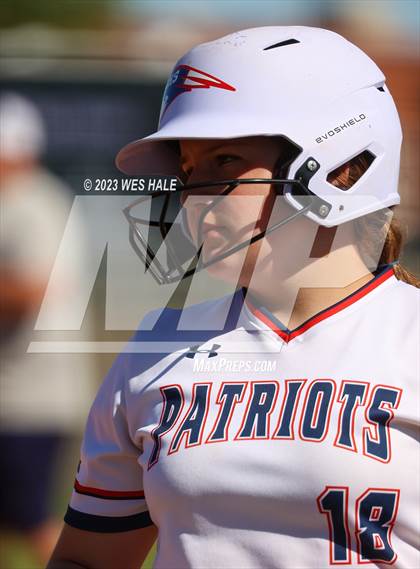 Thumbnail 3 in Lewisburg vs. Dyersburg photogallery.