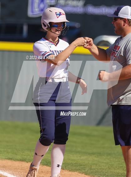 Thumbnail 1 in Lewisburg vs. Dyersburg photogallery.